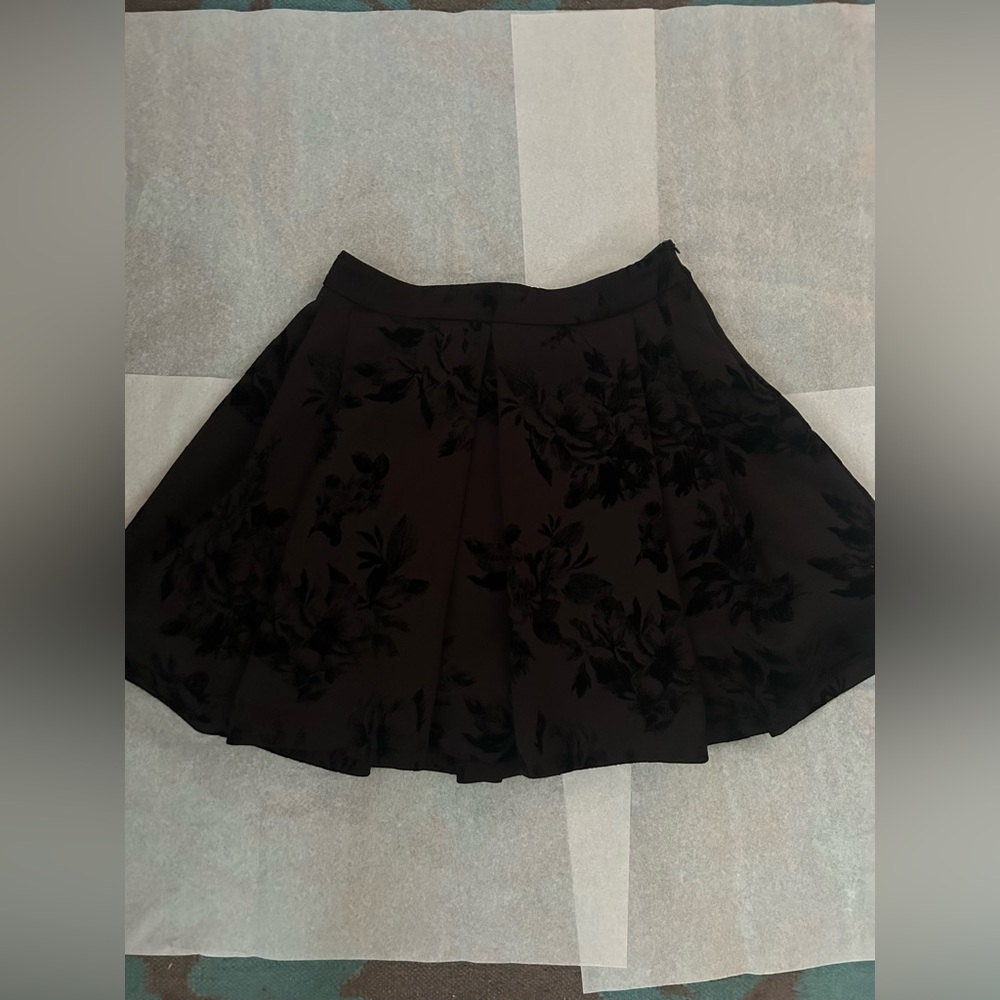 Aqua black skirt with side zipper size XS.